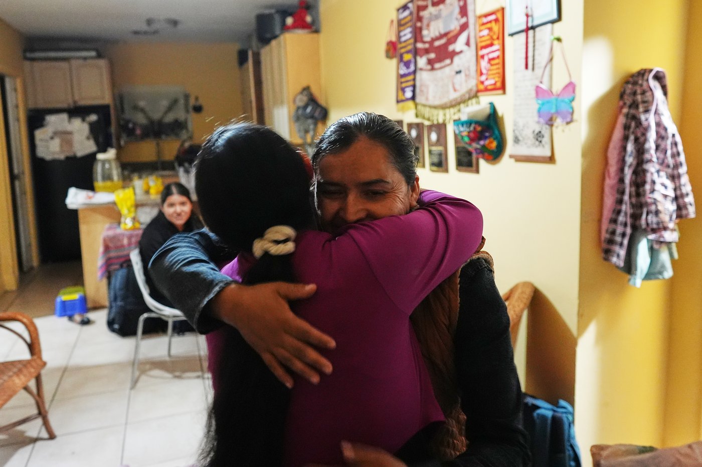 Trump administration has separated dozens of children from their parents for a second time, AP finds | iNFOnews.ca