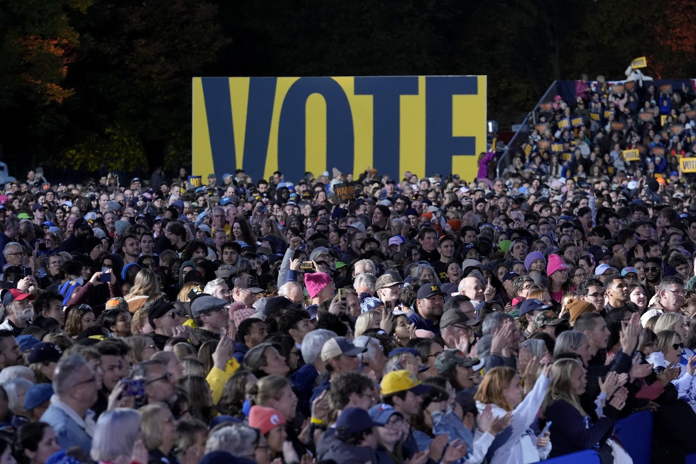 PHOTO COLLECTION: Election 2024 Campaign for President, October 28 | iNFOnews.ca