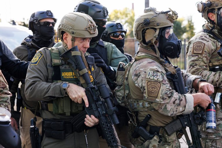 As federal agents ramp up Chicago immigration crackdown, more elected officials caught in crosshairs | iNFOnews.ca
