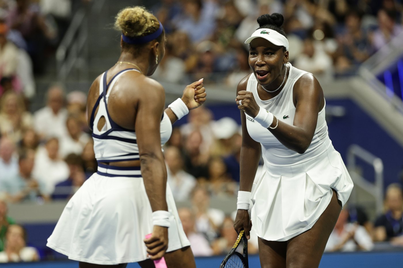 Venus and Serena Williams put on a show in thrilling US Open return, in photos | iNFOnews.ca