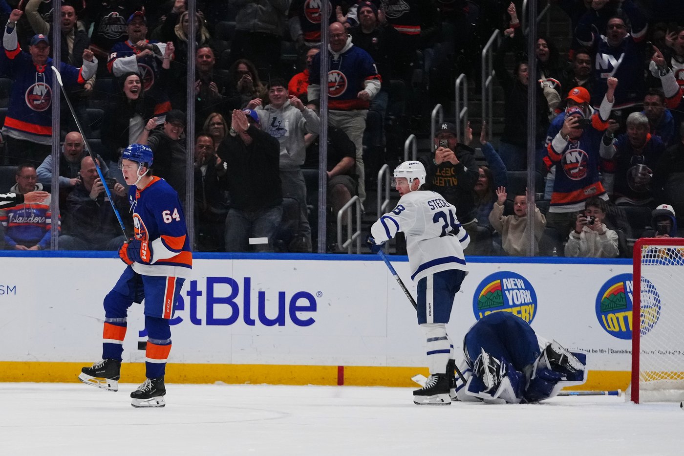 Matthew Schaefer matches record for goals by rookie defenseman as Islanders top Leafs 5-3 | iNFOnews.ca Matthew Schaefer matches record for goals by rookie defenseman as Islanders top Leafs 5-3 | iNFOnews.ca