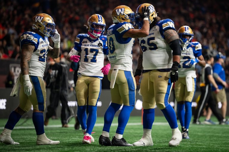 Winnipeg Blue Bombers beat B.C. Lions 34-10, clinch playoff spot | iNFOnews.ca