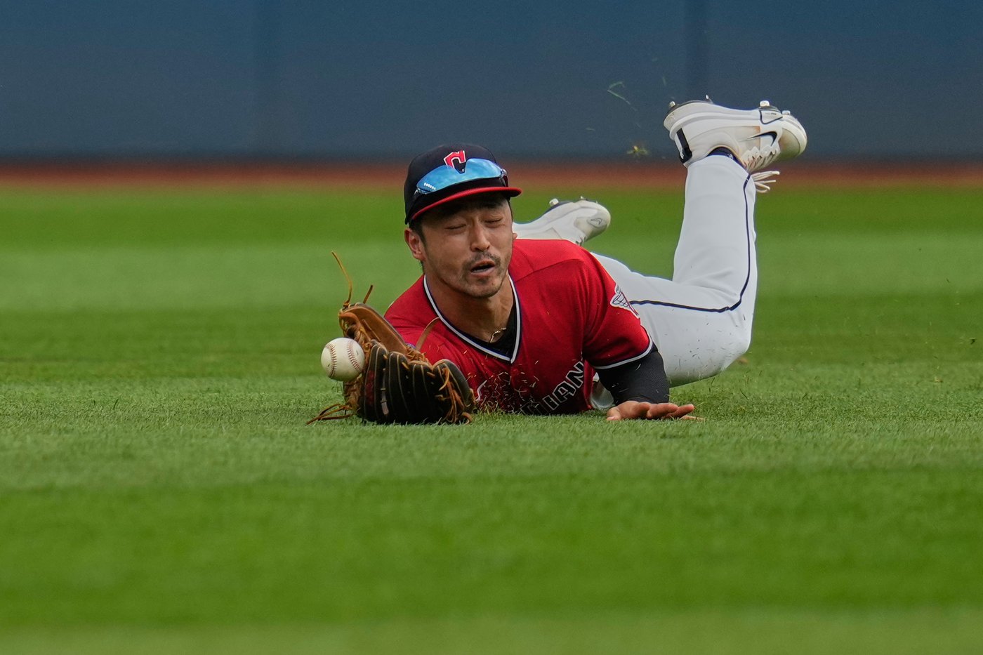 Blue Jays beat Guardians 6-3 to close within a half-game of the final AL wild-card spot | iNFOnews.ca Blue Jays beat Guardians 6-3 to close within a half-game of the final AL wild-card spot | iNFOnews.ca