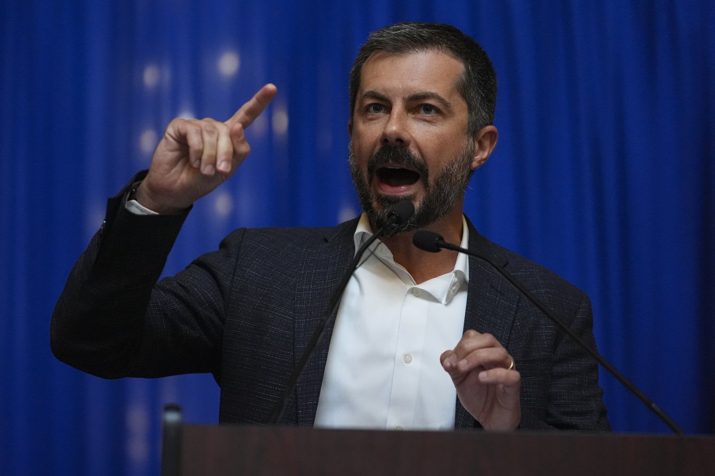 Pete Buttigieg rallies against redistricting in home state of Indiana | iNFOnews.ca Pete Buttigieg rallies against redistricting in home state of Indiana | iNFOnews.ca