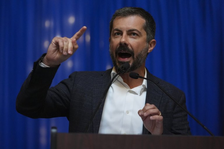 Pete Buttigieg rallies against redistricting in home state of Indiana | iNFOnews.ca