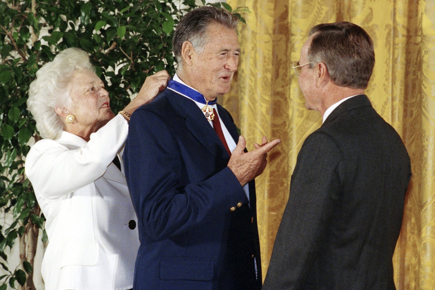 Ted Williams memorabilia up for auction. Top items are 1946 MVP award, Presidential Medal of Freedom | iNFOnews.ca