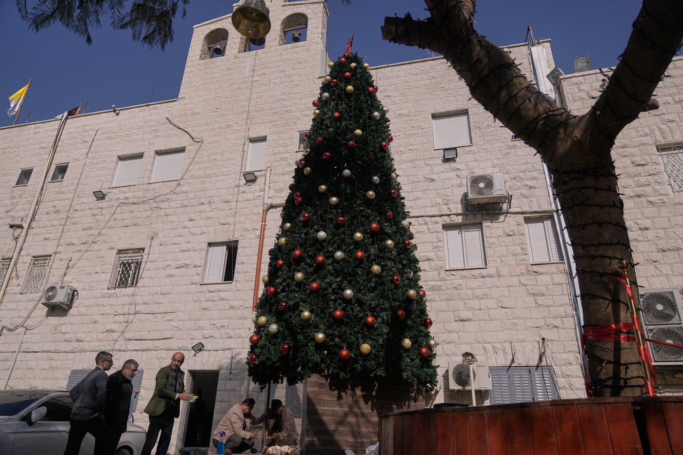 3 Palestinians arrested on suspicion of torching a Christmas tree at a Catholic church in West Bank | iNFOnews.ca