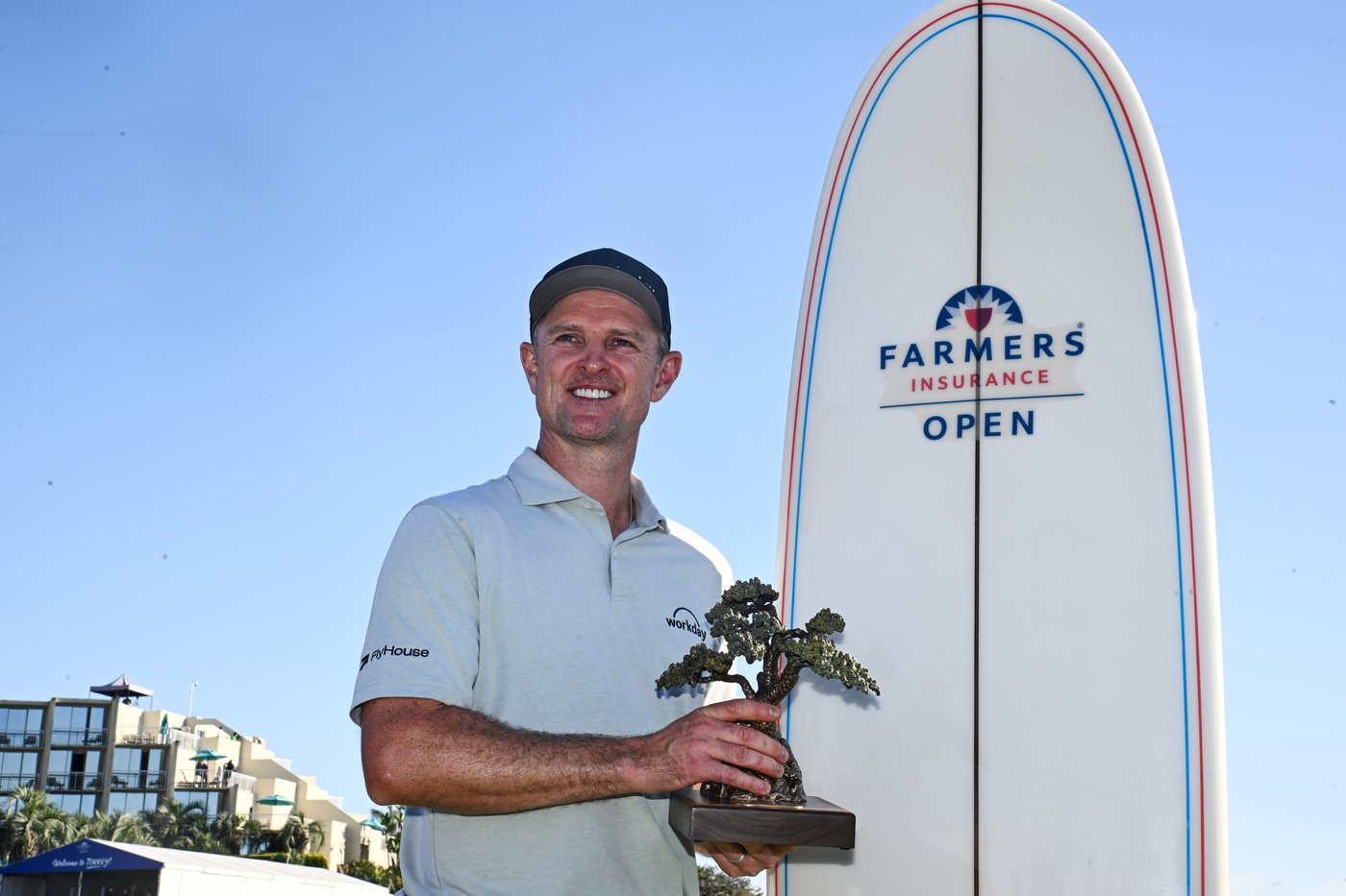 Rose gets another win at Torrey Pines. This was one special with his longtime caddie at his side | iNFOnews.ca