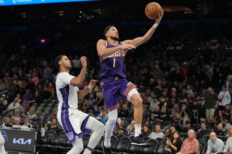 Booker scores 20 in 1st quarter, finishes with 33 as Suns rout Kings 129-102 | iNFOnews.ca