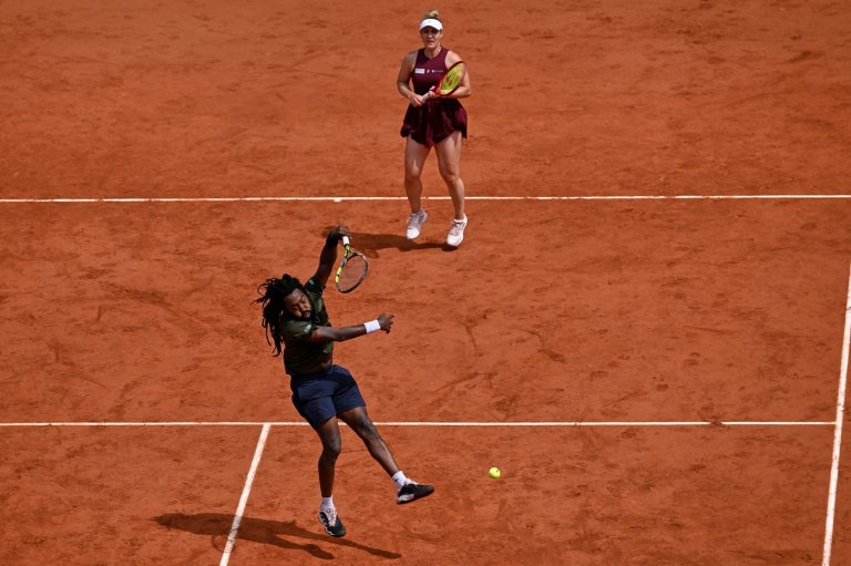 Canada's Gabriela Dabrowski loses in women's doubles semifinals at French Open | iNFOnews.ca