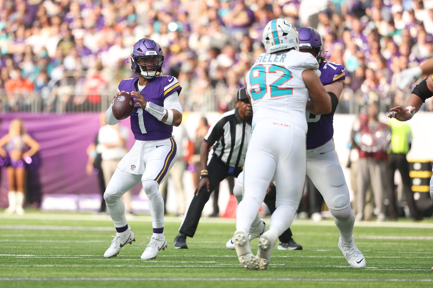 Murray and the Vikings might've found some momentum for a lagging offense, late in their latest win | iNFOnews.ca