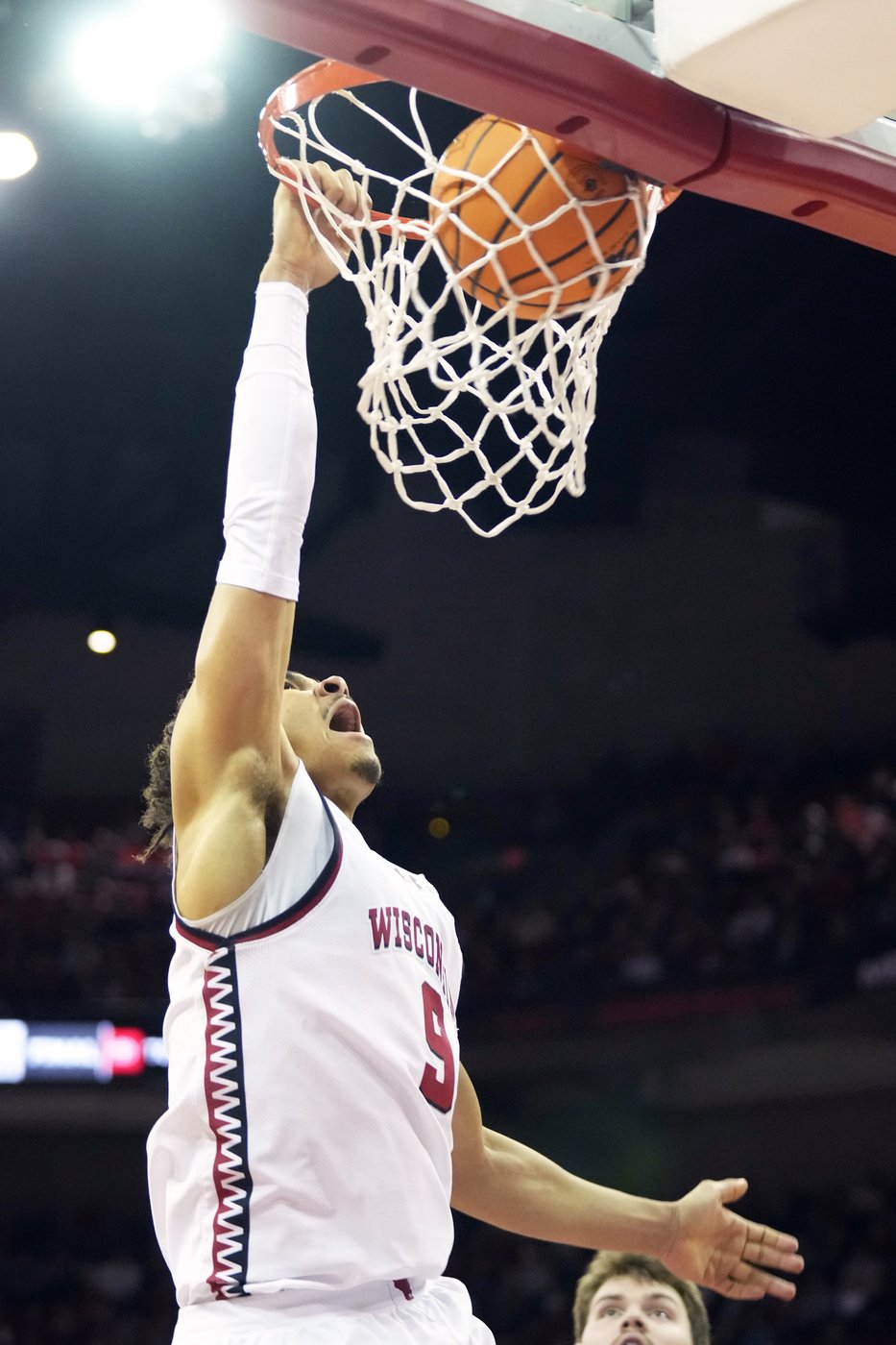 John Tonje scores 27 as No. 18 Wisconsin hands Nebraska 6th straight loss | iNFOnews.ca
