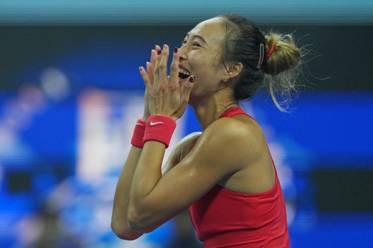 Zheng Qinwen pulls out of the Wuhan Open with a shoulder injury after her China Open win | iNFOnews.ca