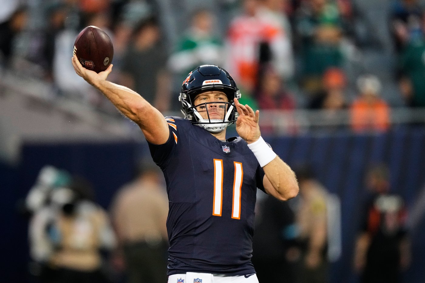 Case Keenum starts at quarterback for the Bears against the Eagles | iNFOnews.ca