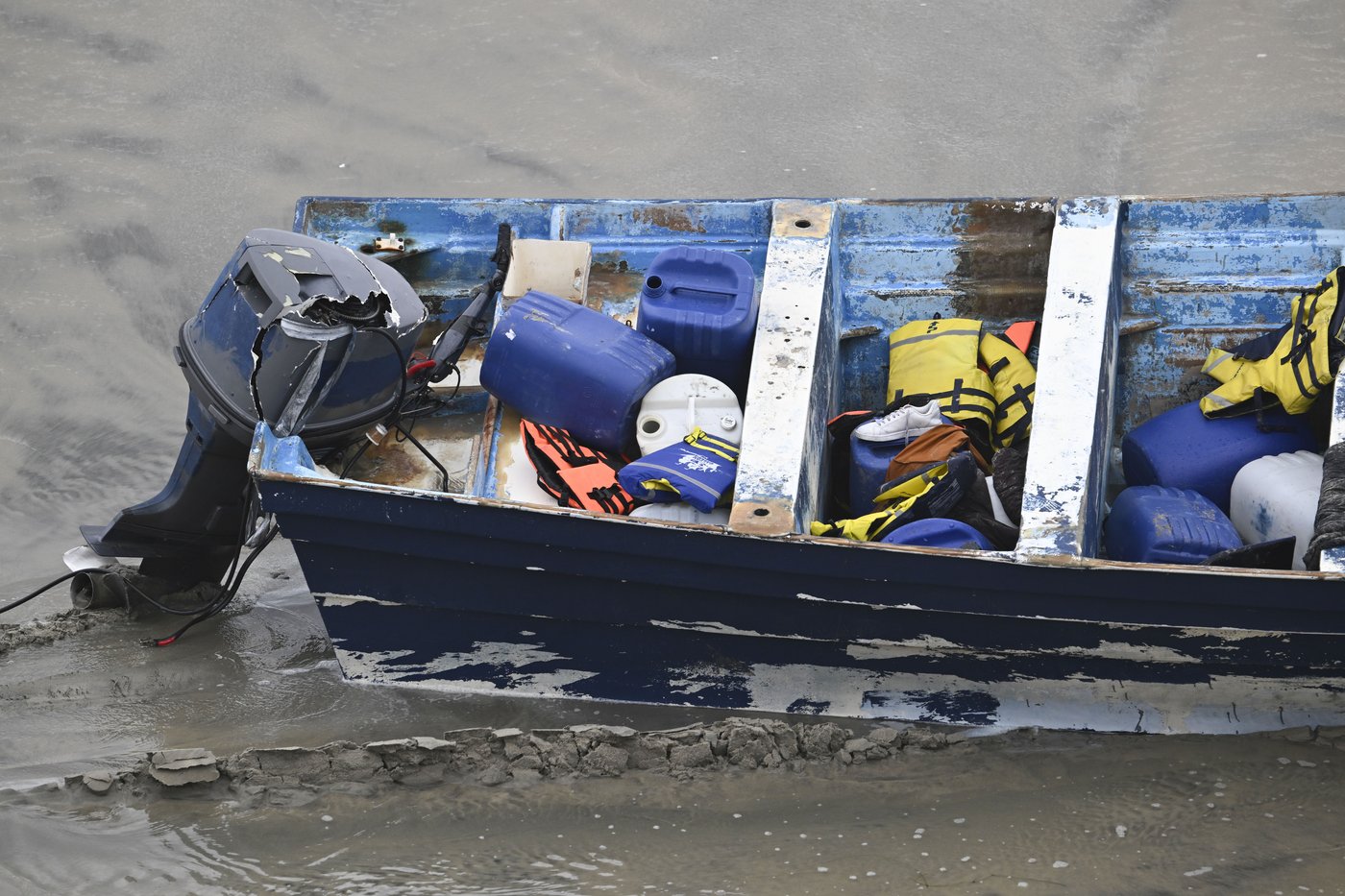 Boat believed to be carrying migrants capsizes off California coast, leaving 3 dead and 7 missing | iNFOnews.ca Boat believed to be carrying migrants capsizes off California coast, leaving 3 dead and 7 missing | iNFOnews.ca