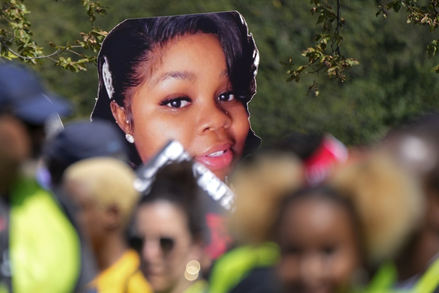 Justice Department, Louisville reach deal after probe prompted by Breonna Taylor killing | iNFOnews.ca