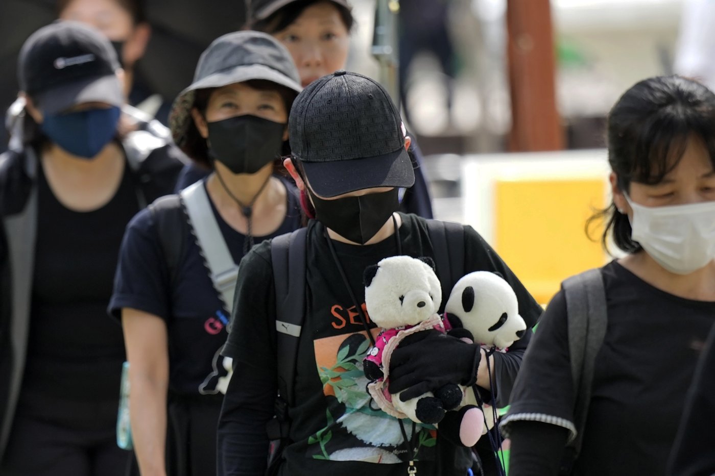 Japanese fans bid farewell to beloved panda pair before their return to China | iNFOnews.ca Japanese fans bid farewell to beloved panda pair before their return to China | iNFOnews.ca
