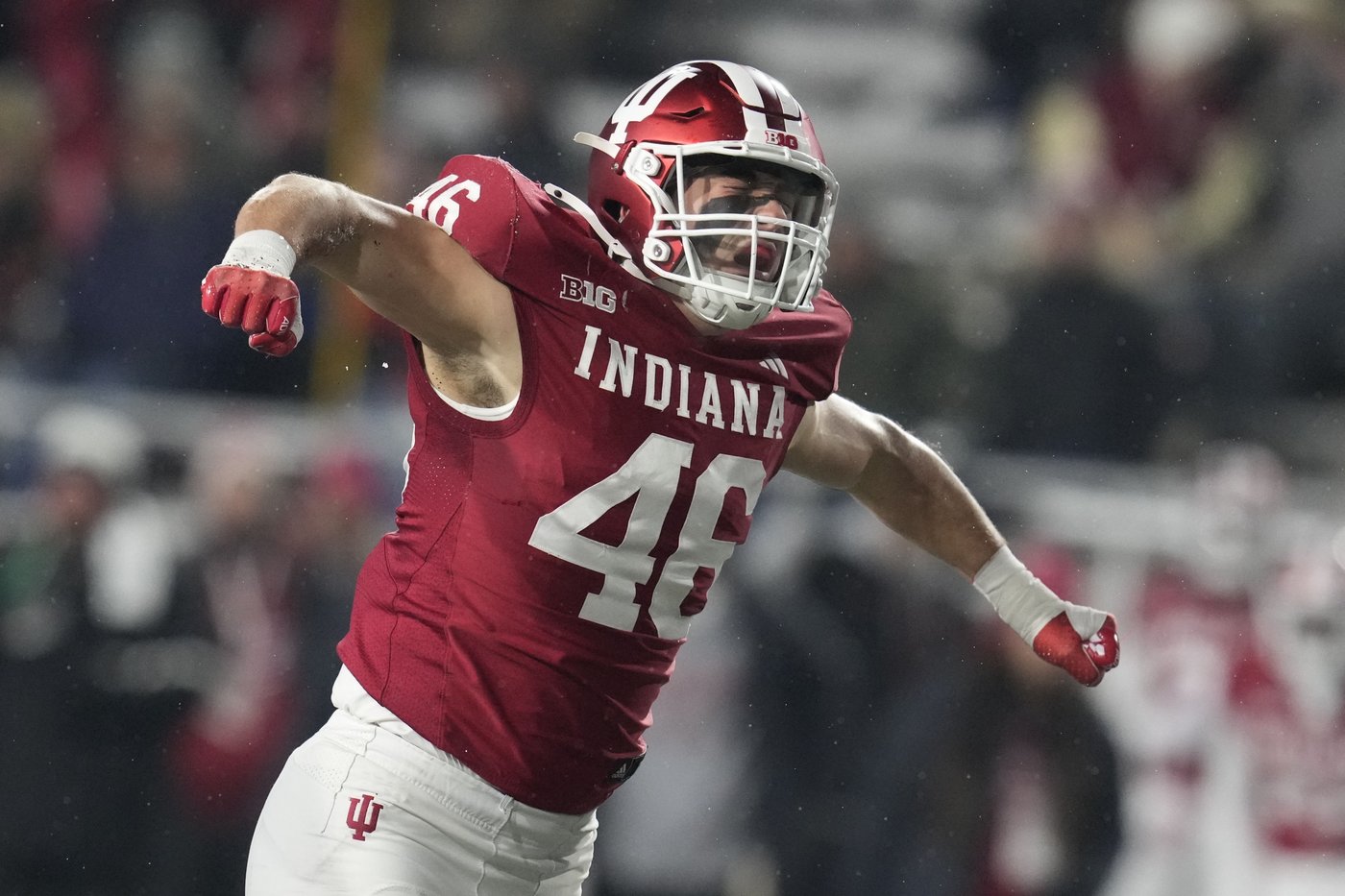 College Football Playoff begins new era with No. 3 Notre Dame hosting No. 9 Indiana | iNFOnews.ca