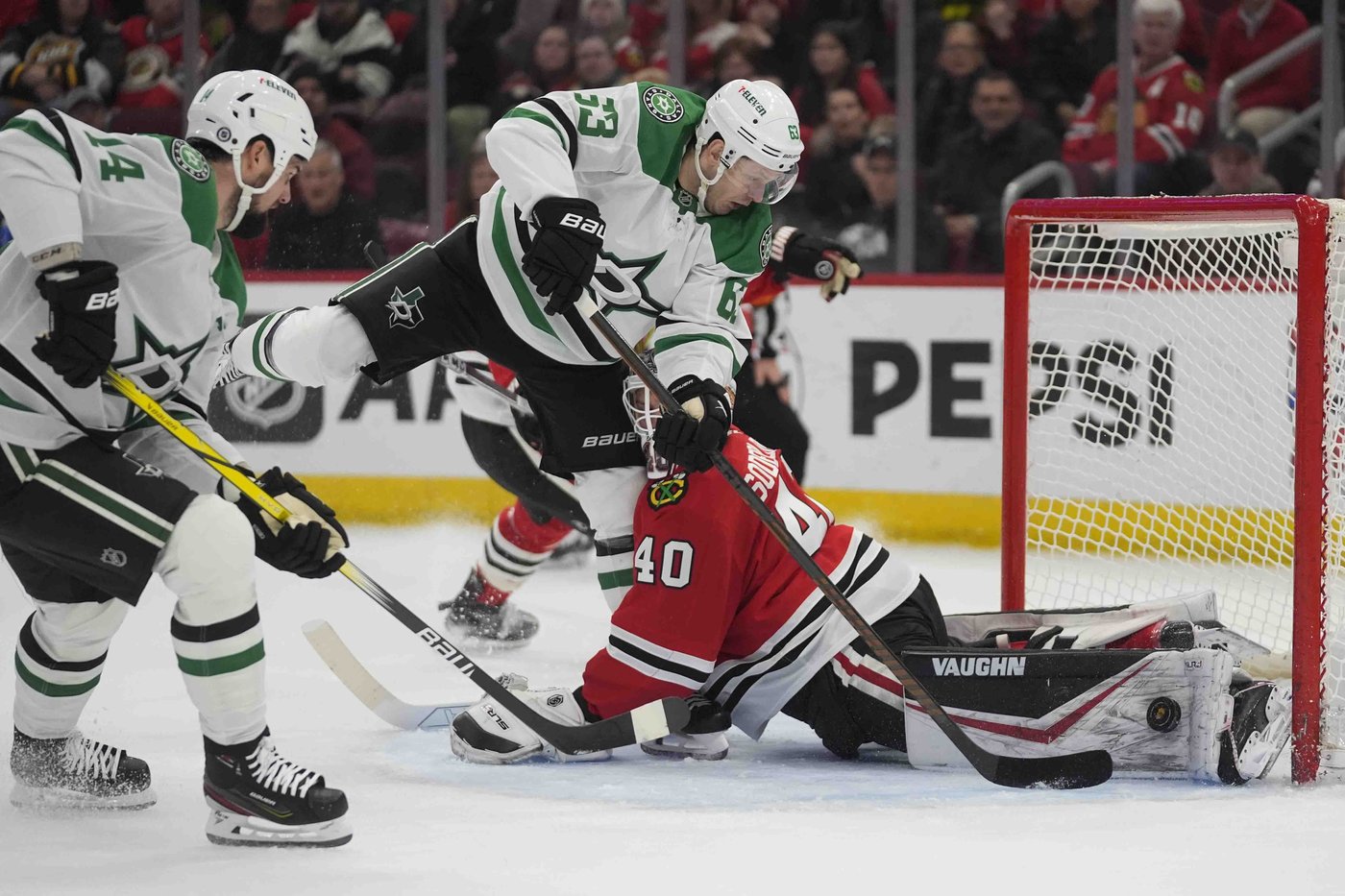 Matt Duchene and Jamie Benn lead the Stars past the Blackhawks 5-1 | iNFOnews.ca