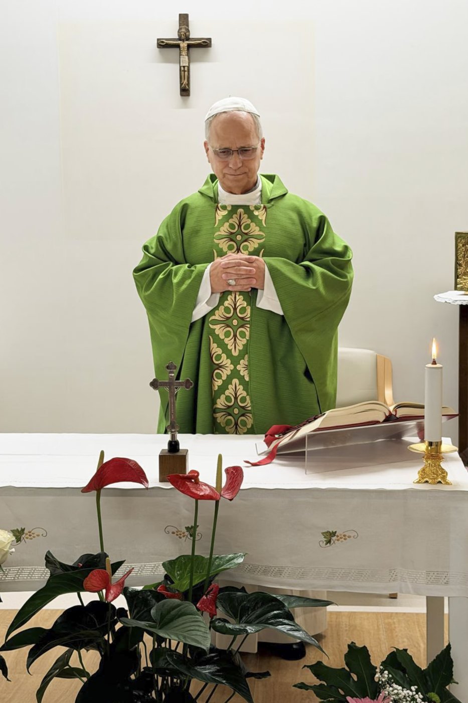 Pope speaks with Putin, denouncing recent attacks as he shows recovery from lung surgery progressing | iNFOnews.ca