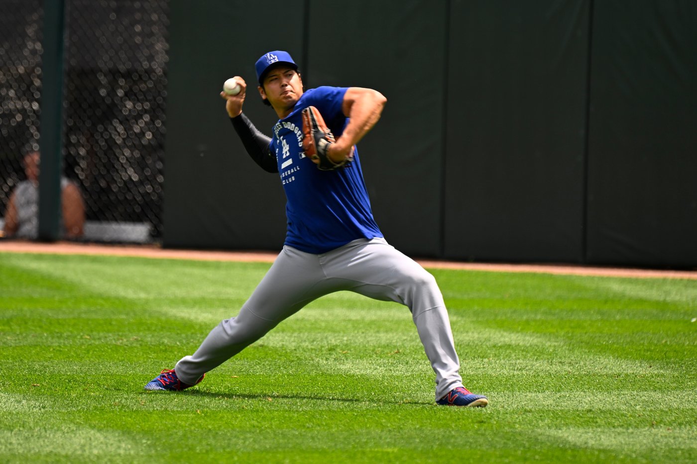 Shohei Ohtani hits a leadoff homer in return to Dodgers lineup after dealing with knee issue | iNFOnews.ca