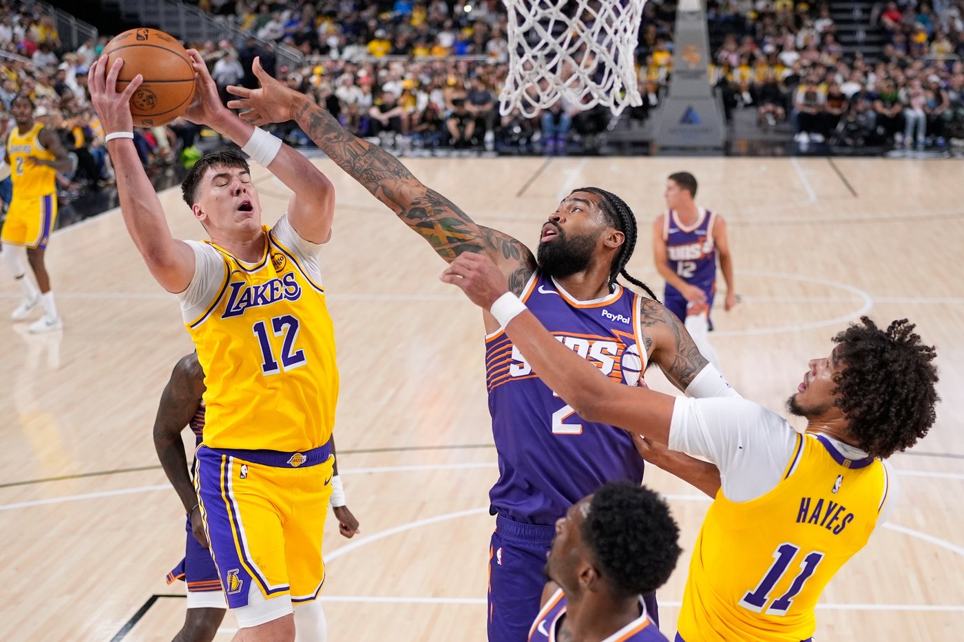 Lakers lose their preseason opener 103-81 to Suns with LeBron James, Luka Doncic sitting out | iNFOnews.ca Lakers lose their preseason opener 103-81 to Suns with LeBron James, Luka Doncic sitting out | iNFOnews.ca