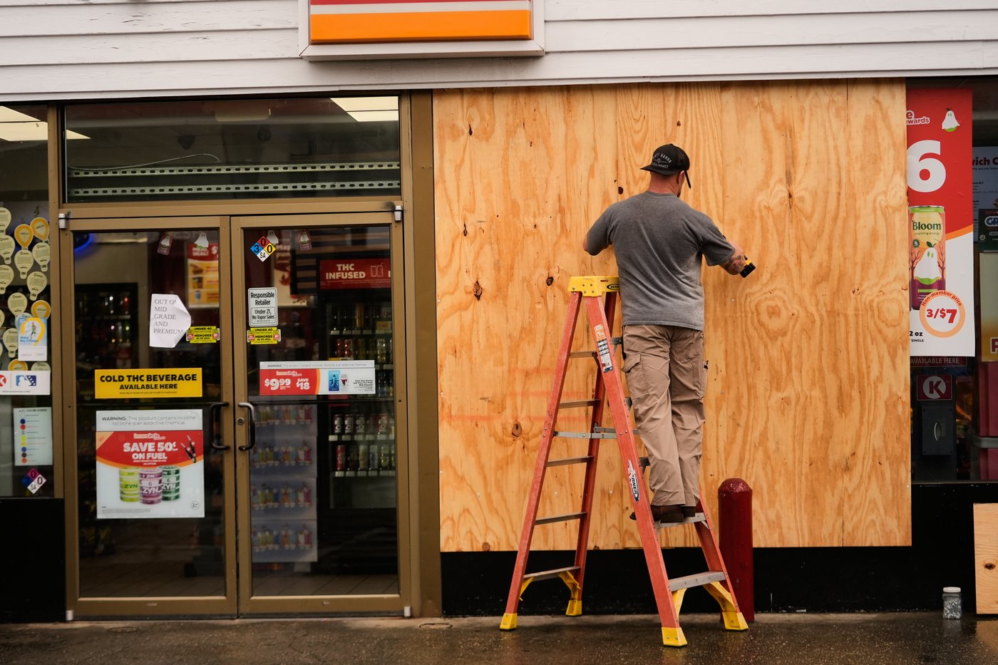 Isaias makes landfall as hurricane, hammering US Gulf Coast with powerful winds, dangerous flooding | iNFOnews.ca