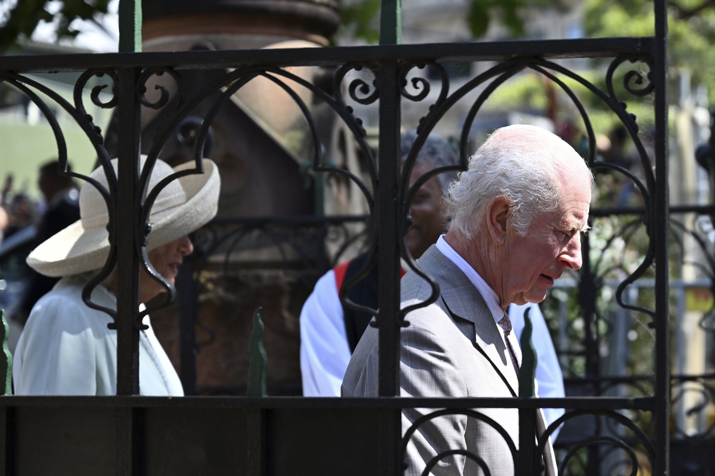 Children greet King Charles III and Queen Camilla outside a Sydney church | iNFOnews.ca Children greet King Charles III and Queen Camilla outside a Sydney church | iNFOnews.ca