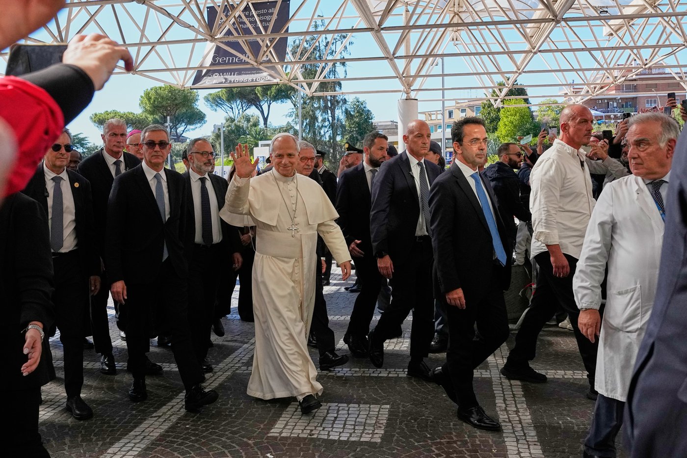 Pope speaks with Putin, denouncing recent attacks as he shows recovery from lung surgery progressing | iNFOnews.ca