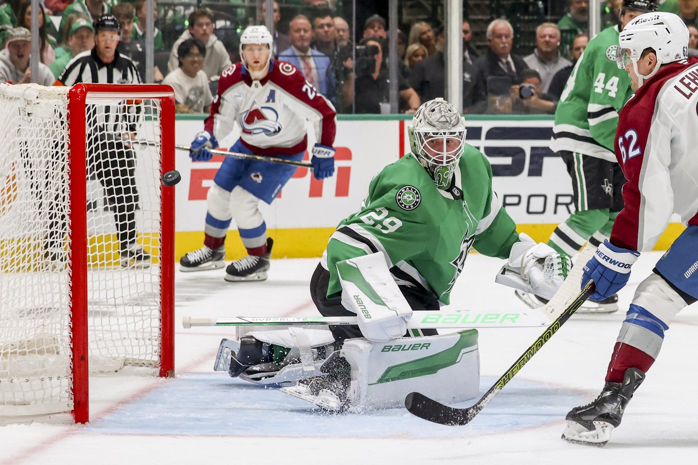 Johnston has quickest goal to start a Stars playoff game in 6-2 win over Avs for 3-2 series lead | iNFOnews.ca