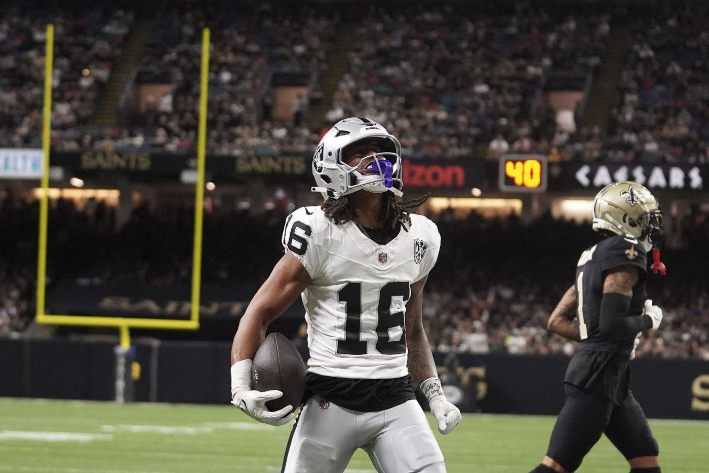 Brock Bowers sets NFL rookie records as the Raiders roll to a 25-10 victory over the Saints | iNFOnews.ca Brock Bowers sets NFL rookie records as the Raiders roll to a 25-10 victory over the Saints | iNFOnews.ca
