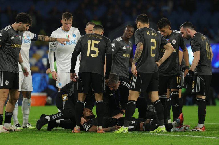 Qarabağ's Kevin Medina knocked out by shot from Napoli's Scott McTominay | iNFOnews.ca