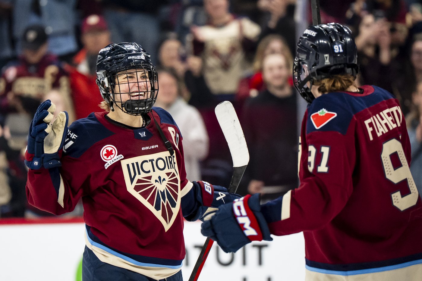 Poulin's clutch goal for Victoire sets up all-Canadian final for Walter Cup | iNFOnews.ca Poulin's clutch goal for Victoire sets up all-Canadian final for Walter Cup | iNFOnews.ca
