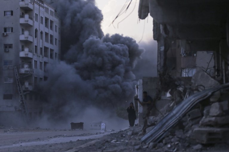 Israel demolishes high-rise building in Gaza City as part of ramped-up offensive | iNFOnews.ca