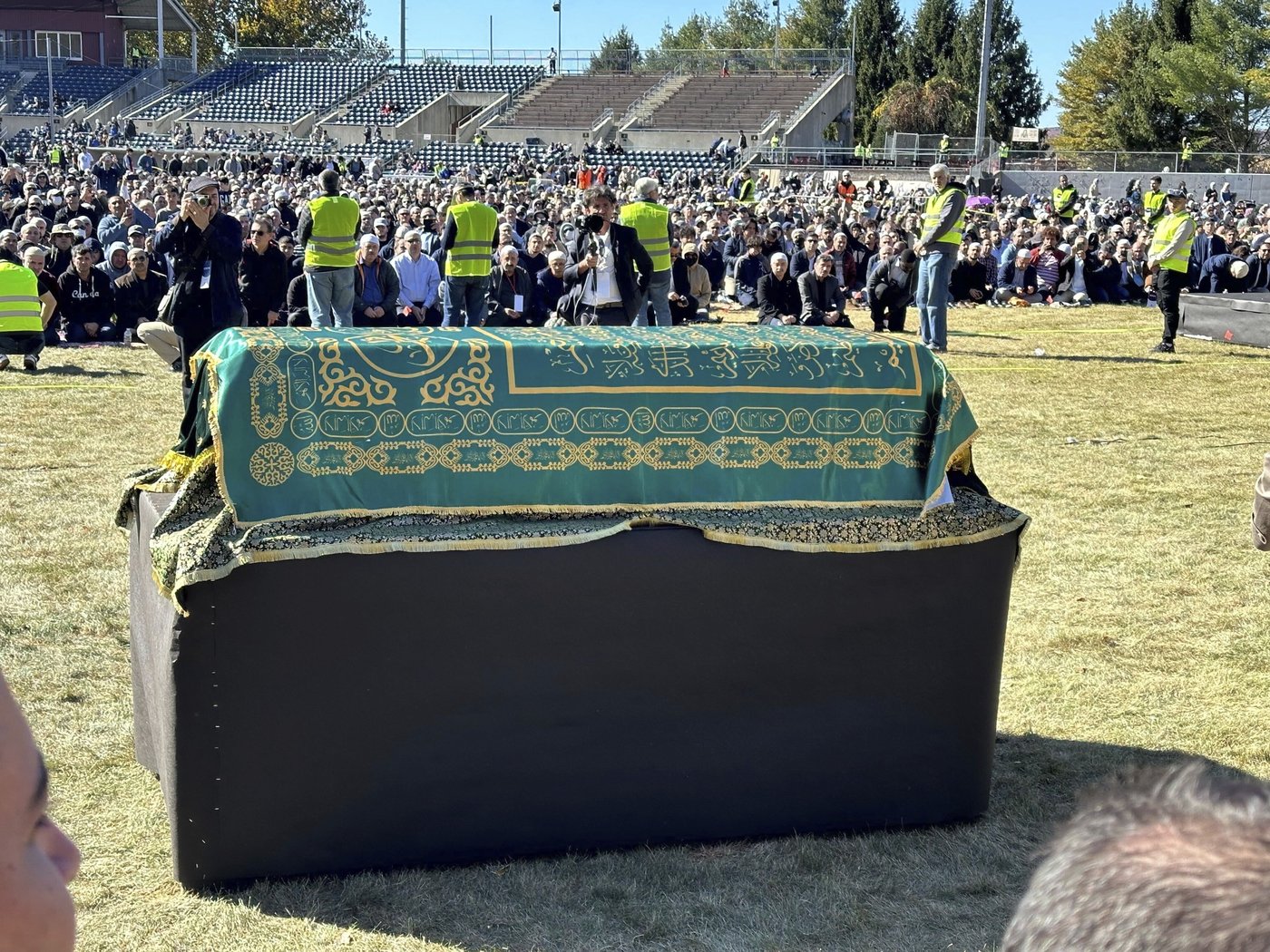 Thousands mourn Fethullah Gülen, a Turkish spiritual leader who died in the US | iNFOnews.ca