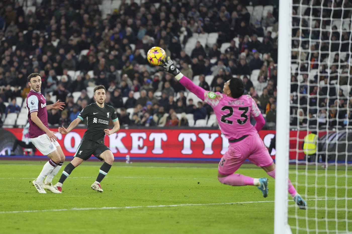 Feels like 1979: Nottingham Forest moves into 2nd place behind rampant Liverpool in Premier League | iNFOnews.ca