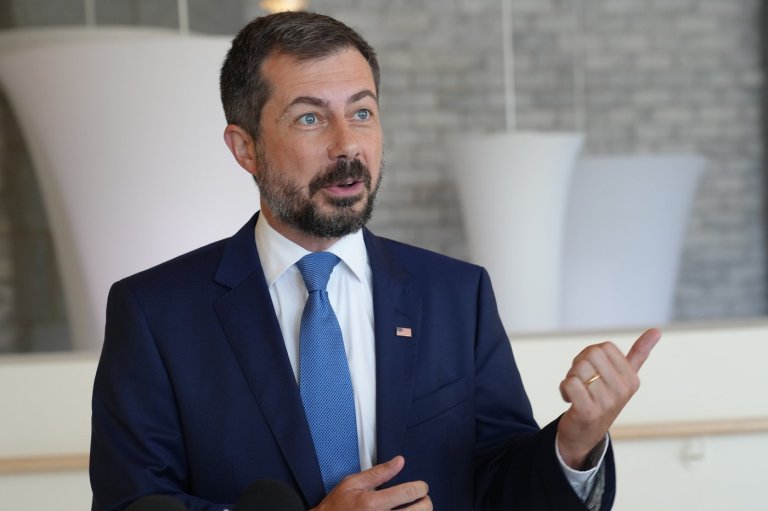Buttigieg returns to South Carolina to court the Black voters who stalled his first White House run | iNFOnews.ca