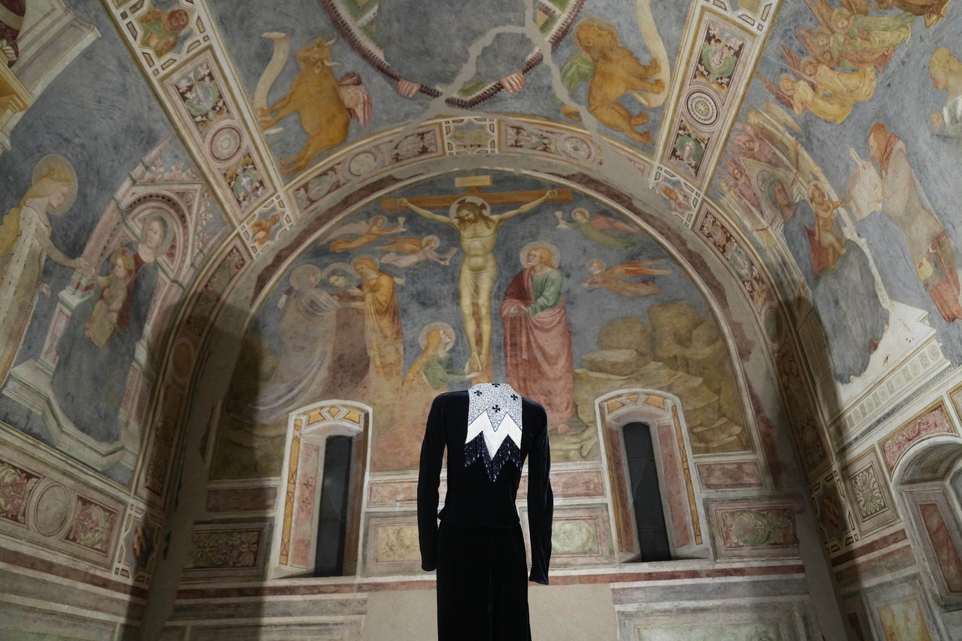 Giorgio Armani's sartorial creations interplay with Italian masterpieces at Milan museum exhibition | iNFOnews.ca