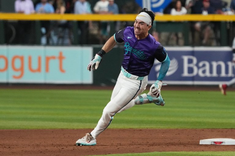 Carroll has a 3-run triple in the 8th to help the Diamondbacks beat the Twins 9-5 | iNFOnews.ca