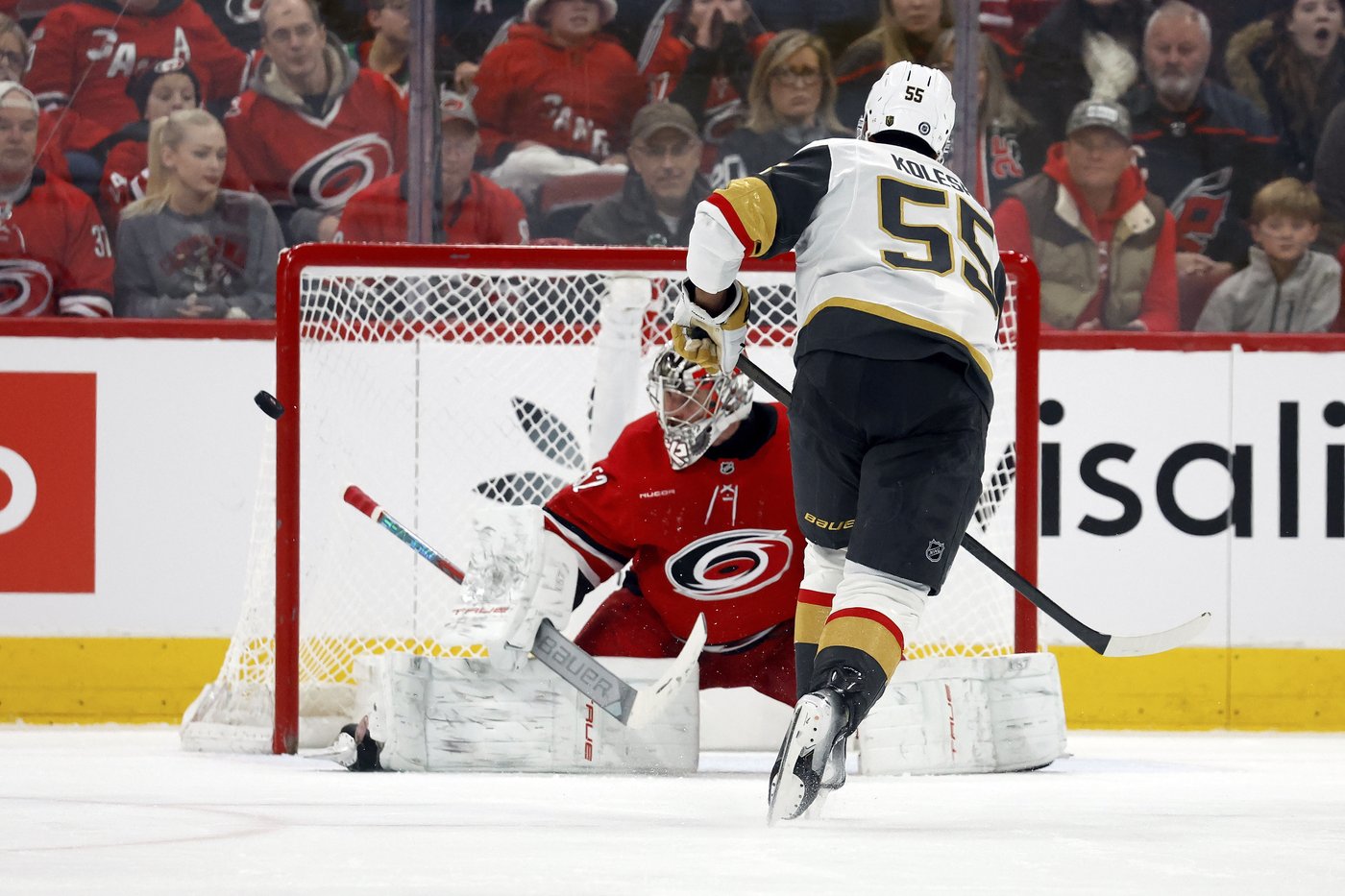 Seth Jarvis scores twice as Carolina Hurricanes push past Vegas Golden Knights 3-2 | iNFOnews.ca