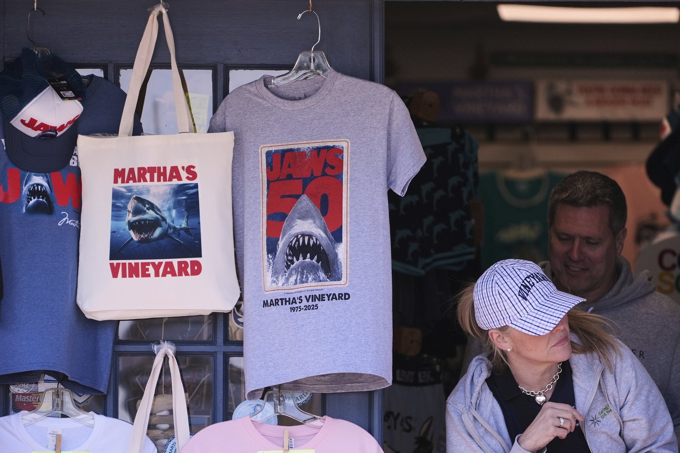 Endurance swimmer is attempting first-ever swim around Martha’s Vineyard ahead of ‘Jaws’ anniversary | iNFOnews.ca Endurance swimmer is attempting first-ever swim around Martha’s Vineyard ahead of ‘Jaws’ anniversary | iNFOnews.ca