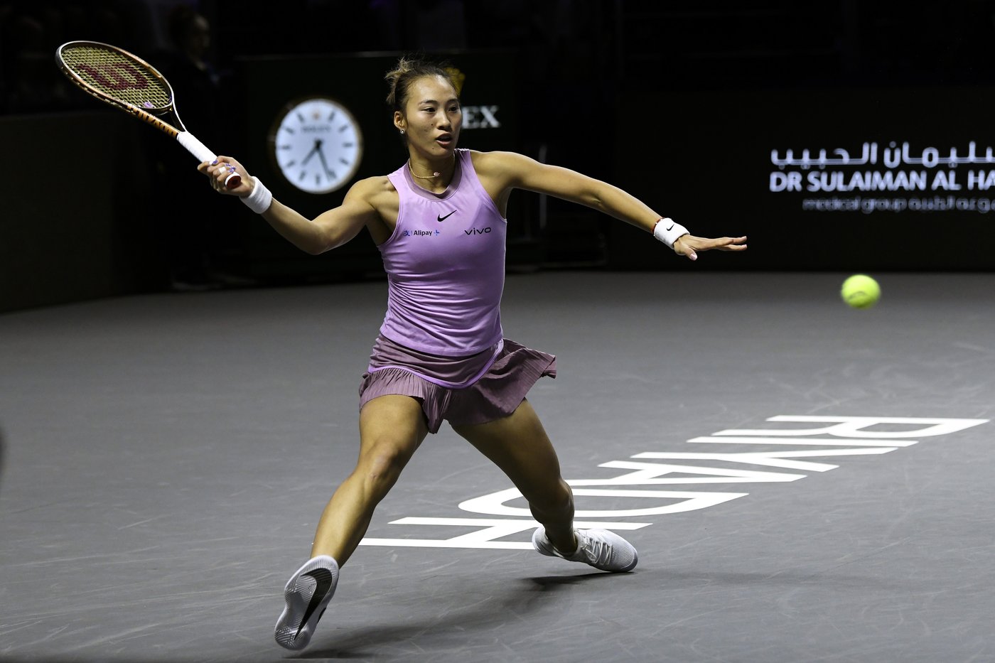 Coco Gauff wins WTA Finals for the first time by rallying to beat Zheng Qinwen | iNFOnews.ca