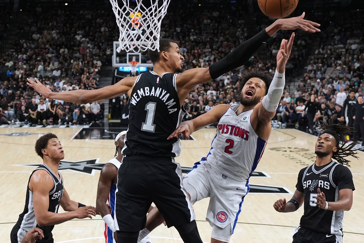Wembanyama scores 38 as the Spurs sweep the Pistons, 121-106 | iNFOnews.ca