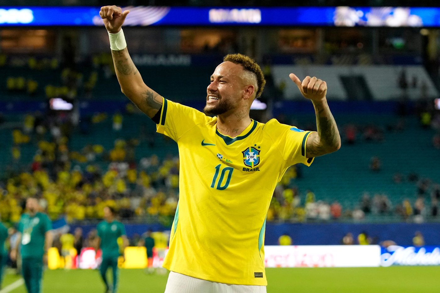 'Our idol is back': Neymar debuts in this World Cup as a sub for Brazil against Scotland | iNFOnews.ca
