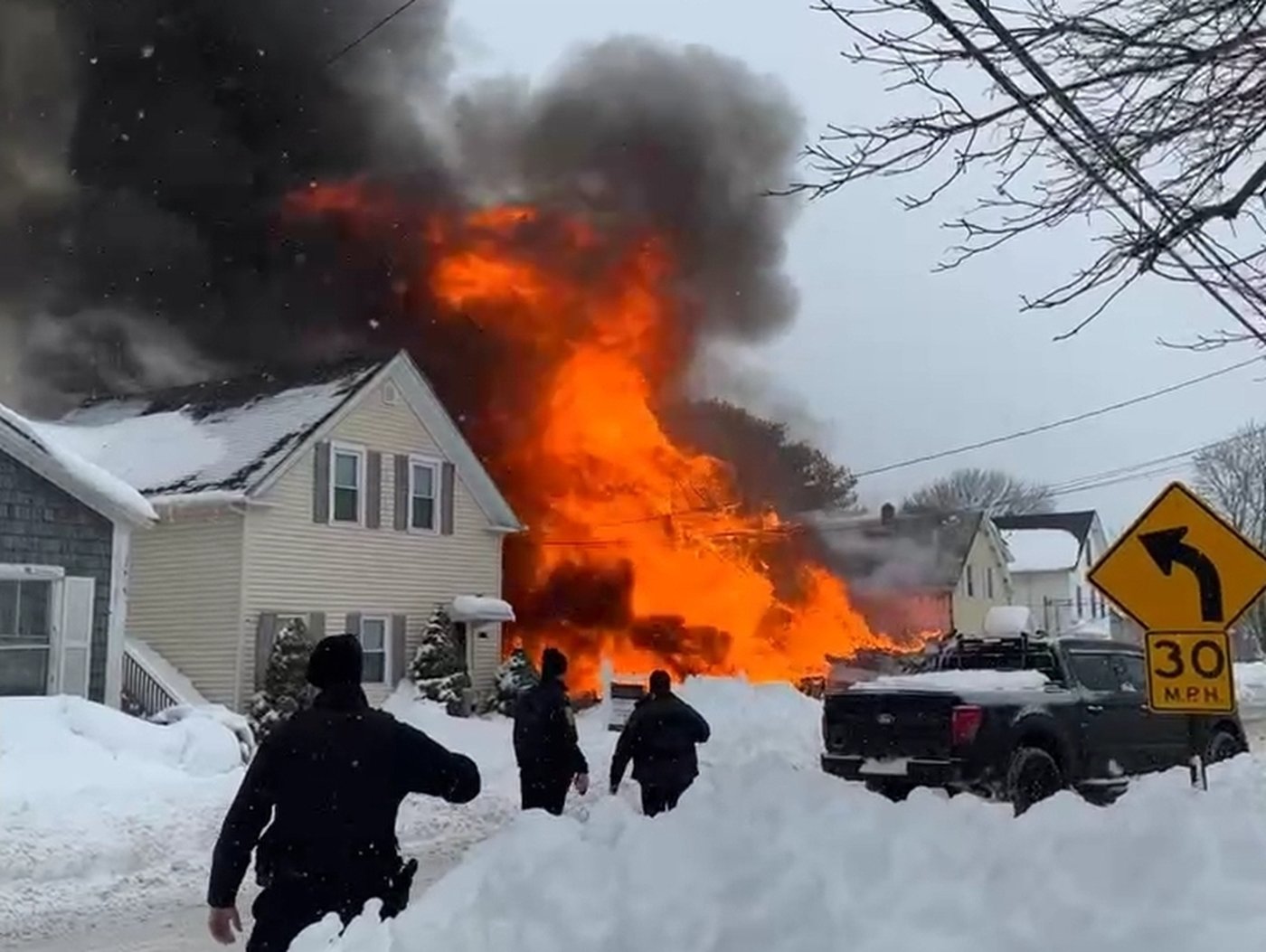 Explosion engulfs house in flames, injures mother and child in Massachusetts | iNFOnews.ca