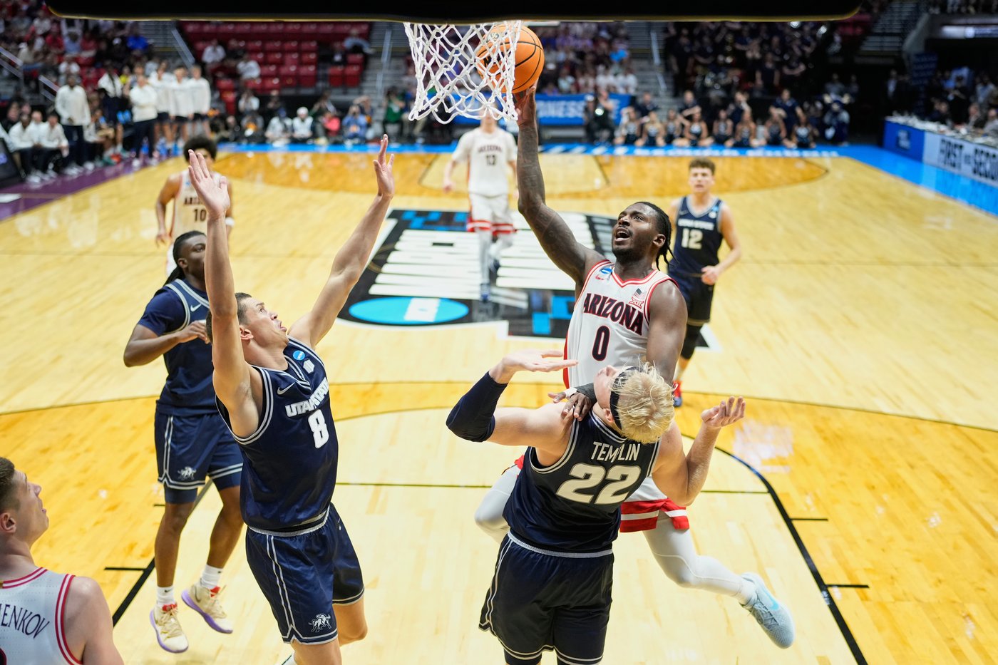 Bradley scores 18 points to lead No. 1-seeded Arizona past Utah State 78-66 to reach Sweet 16 | iNFOnews.ca Bradley scores 18 points to lead No. 1-seeded Arizona past Utah State 78-66 to reach Sweet 16 | iNFOnews.ca