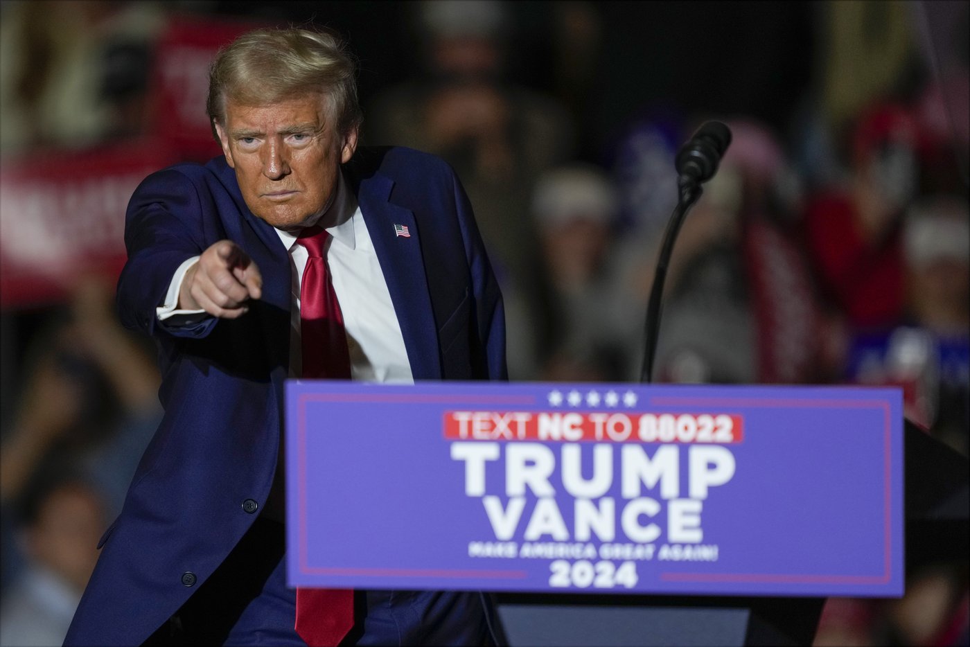 Trump makes more debunked claims about FEMA as he surveys storm damage in North Carolina | iNFOnews.ca Trump makes more debunked claims about FEMA as he surveys storm damage in North Carolina | iNFOnews.ca