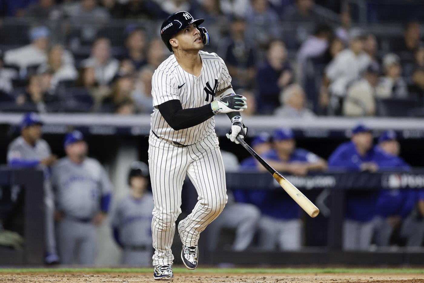 Verdugo's go-ahead single and acrobatic catch lift Yankees over Royals 6-5 in ALDS opener | iNFOnews.ca