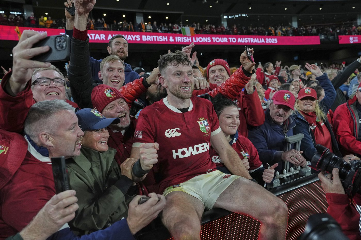 Last-gasp try gives the British and Irish Lions a 29-26 win over the Wallabies to clinch test series | iNFOnews.ca Last-gasp try gives the British and Irish Lions a 29-26 win over the Wallabies to clinch test series | iNFOnews.ca