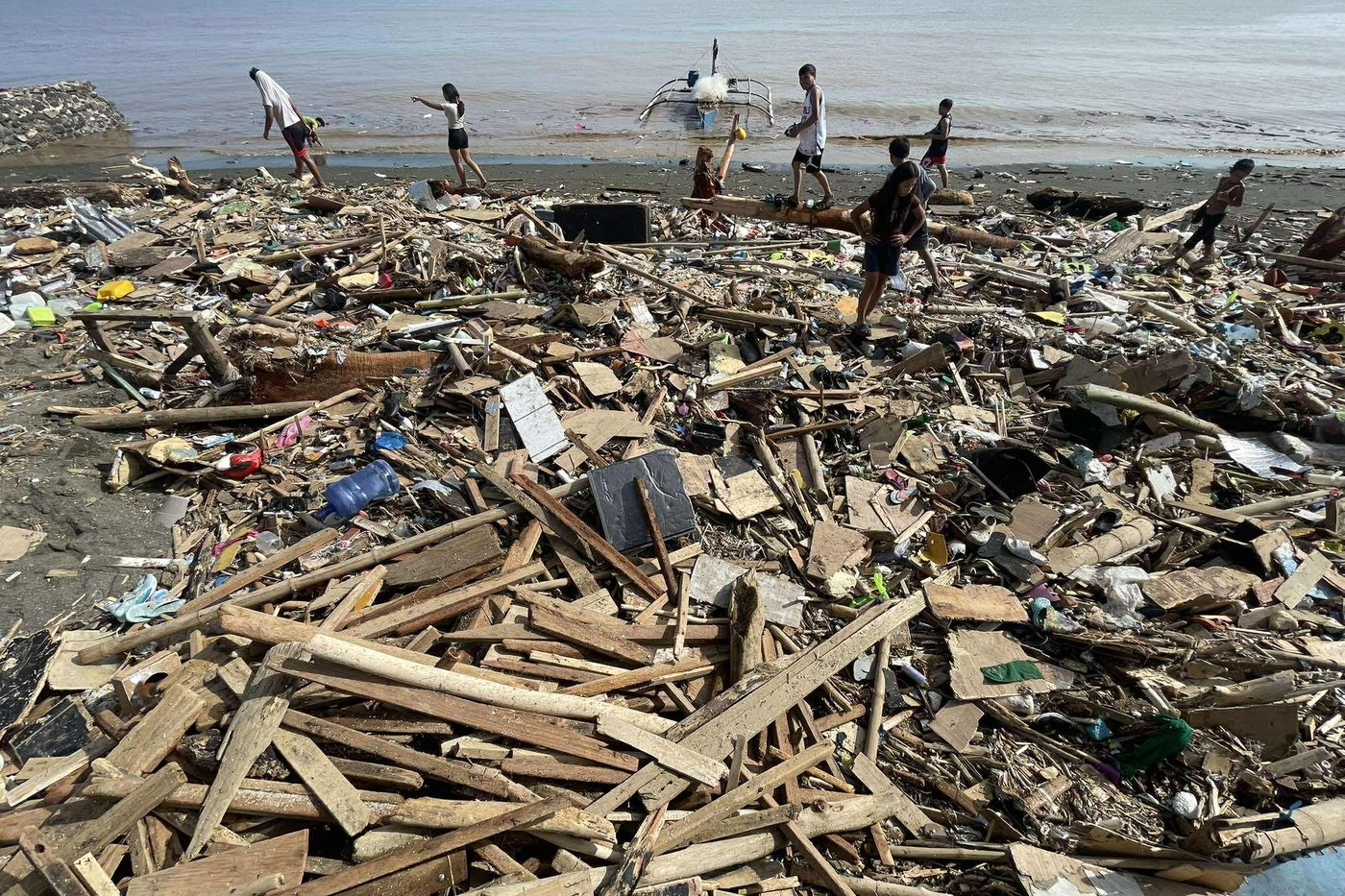 Typhoon Kalmaegi leaves 114 dead, 127 missing in Philippines, many in province recovering from quake | iNFOnews.ca